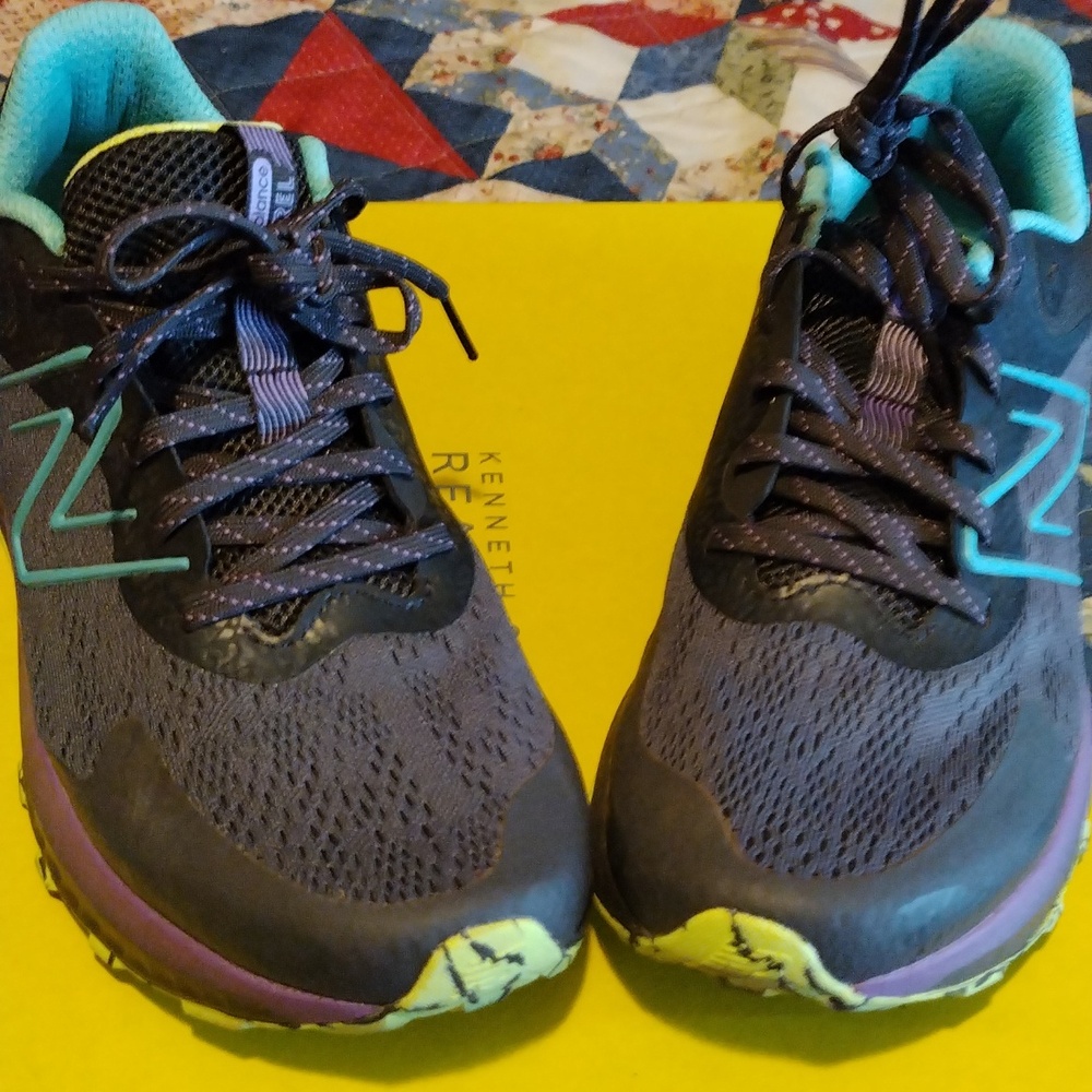 New balance tennis shoes size 8 1/2